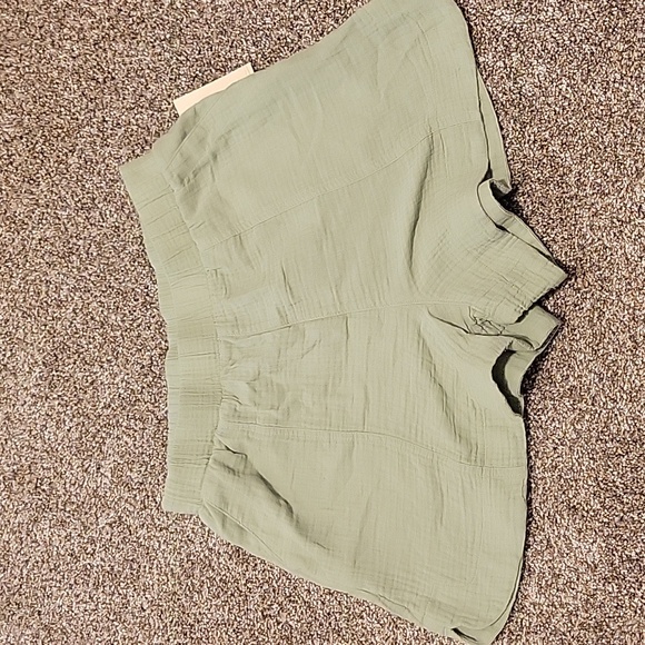 NWT Universal Thread high rise pull on shorts - Picture 3 of 5